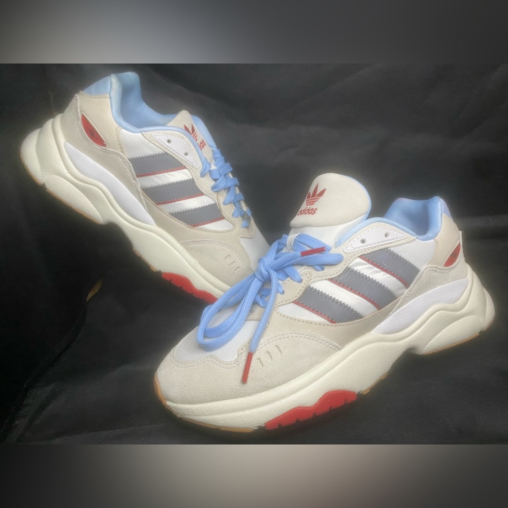 Size 10. Men’s Adidas Retropy F90
